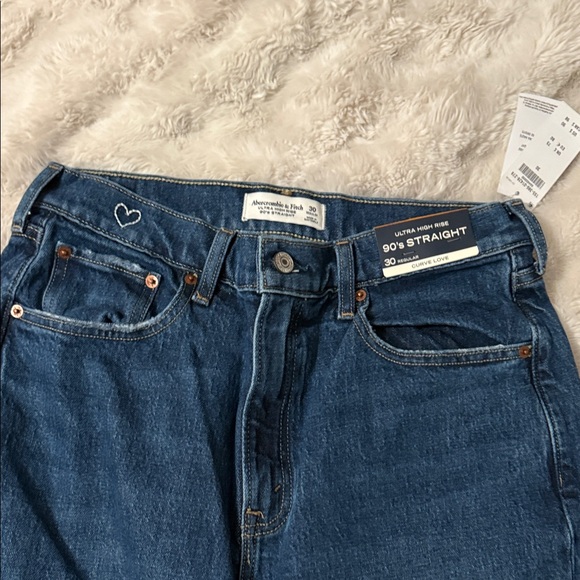 Womens ultra high rise 90s Straight Blue Jeans- BRAND NEW W TAGS ABERCROMBIE - Picture 9 of 14